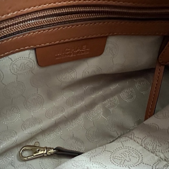 LIKE NEW Michael Kors Hamilton Satchel Bag - Picture 13 of 17